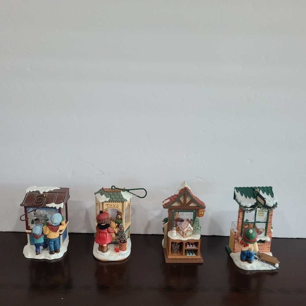 Hallmark Club Exclusive Christmas window  lot of 4 ornaments